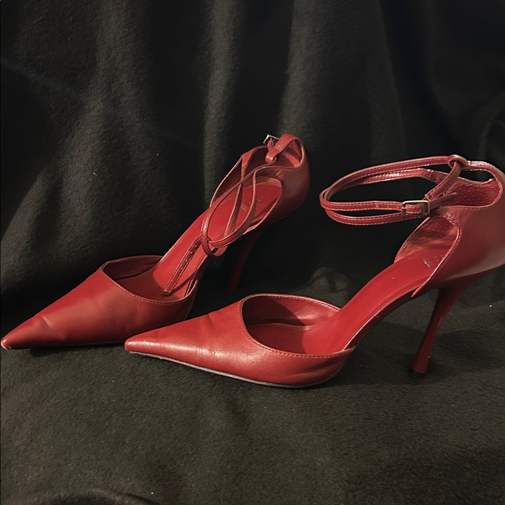 Bakers Red Pointed Toe Heels